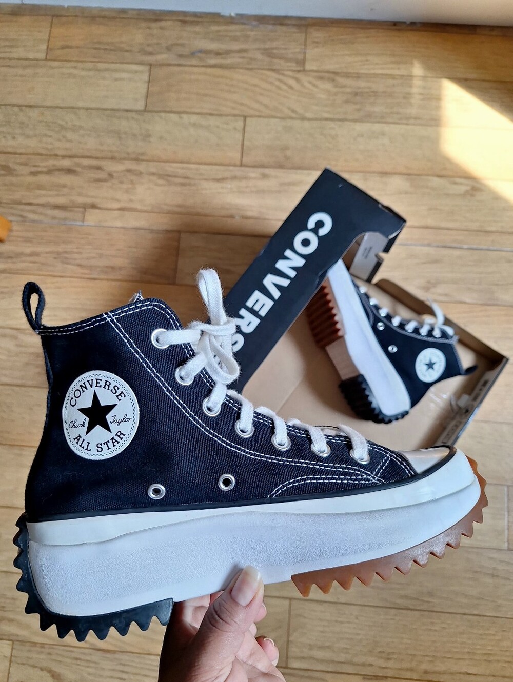 Converse Run Star Hike Platform Canvas Women's Black And White Size 7 - Picture 2 of 10